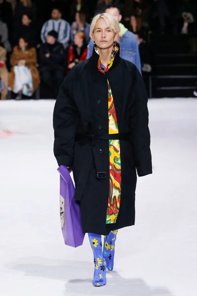 Look 46